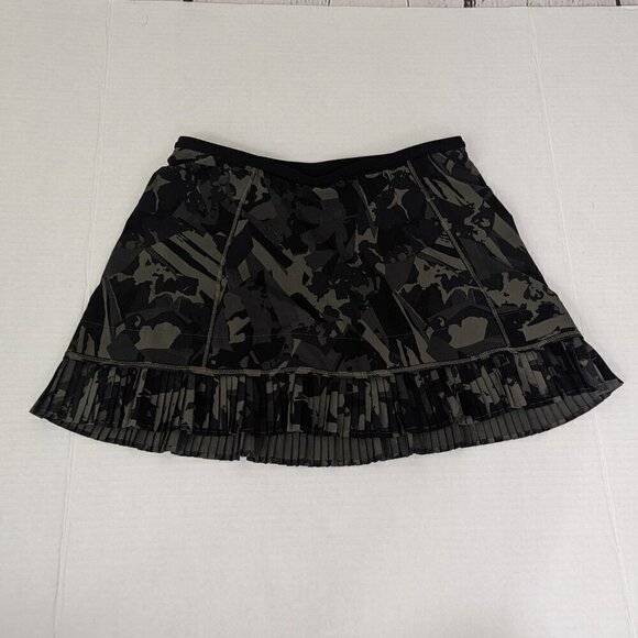 Lululemon City Sky Run By Skirt Pop Cut Fatigue Camo sz 2 Green Black - Picture 2 of 6